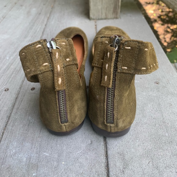 Frye Shoes - Frye suede flats